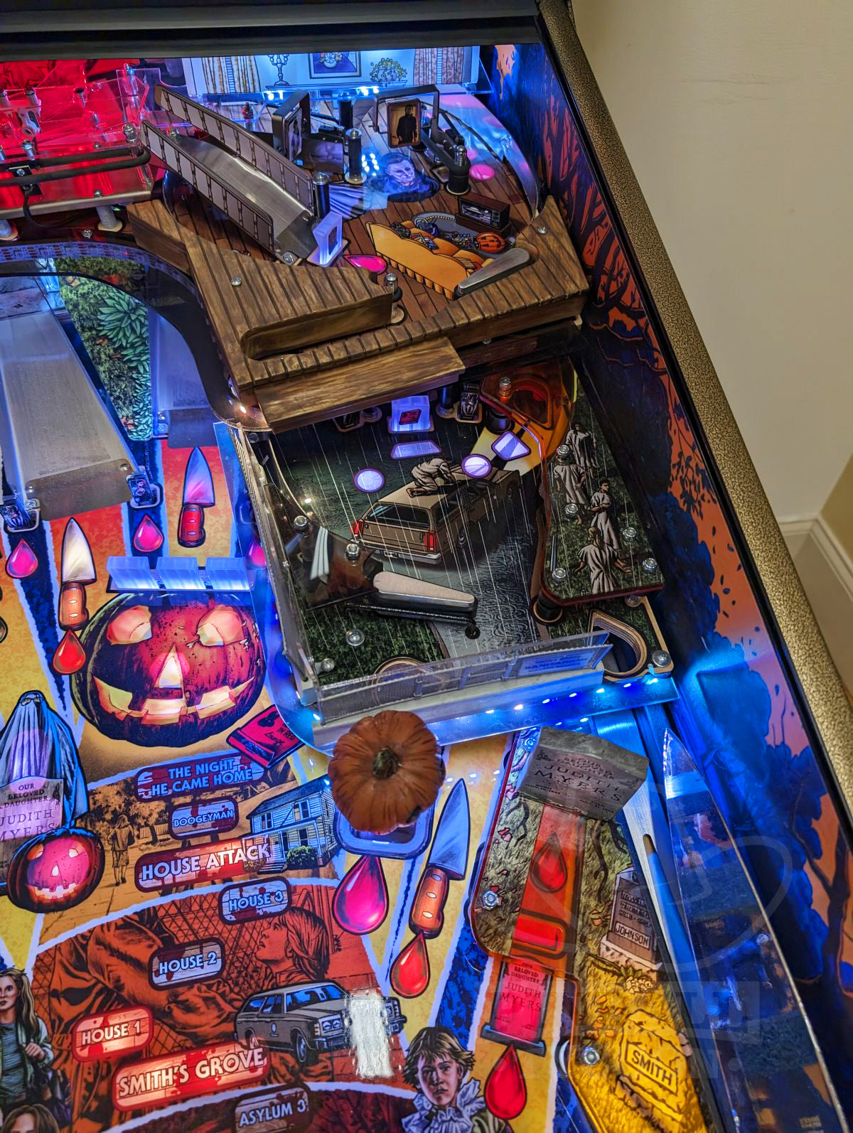 Halloween with Topper (Collectors Edition) Pre-Played