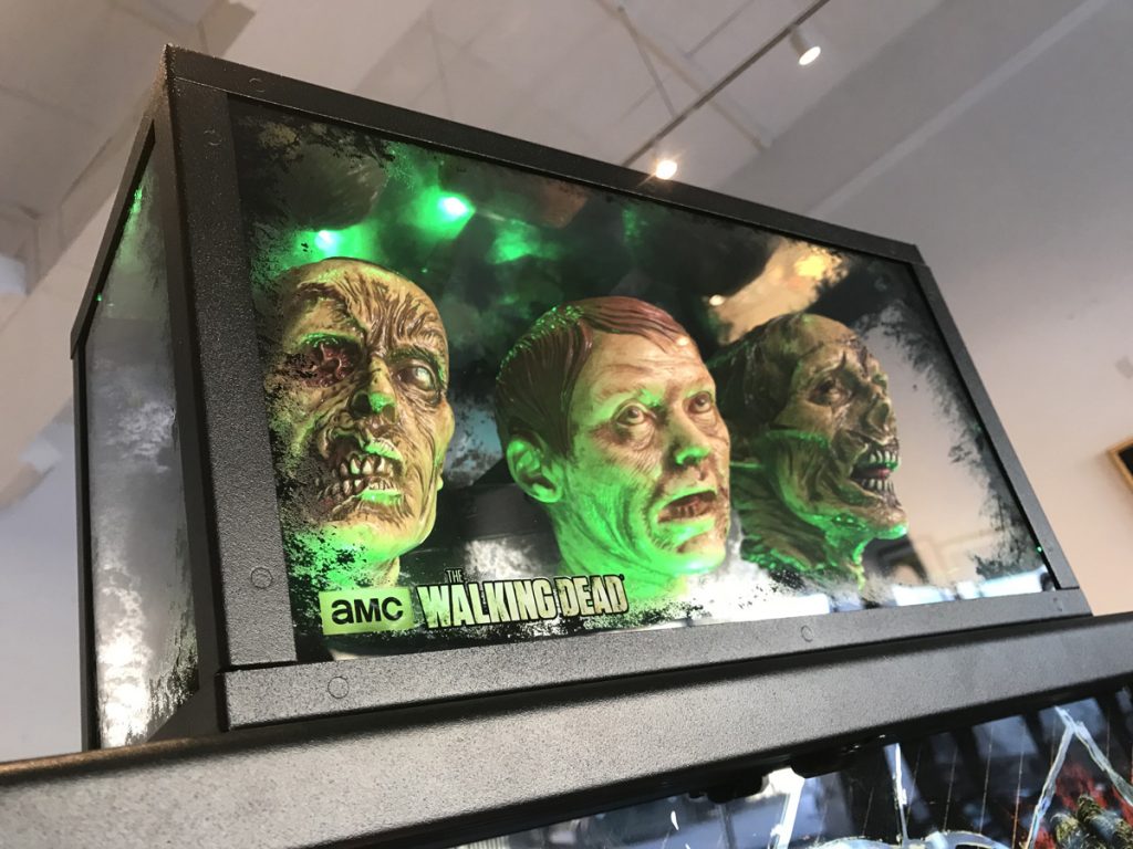 The Walking Dead Fish Tank Heads Topper (New)